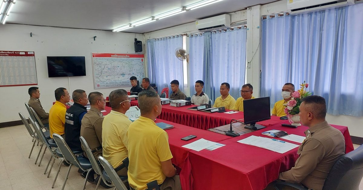 LINE_ALBUM_ประชุมเตรียมความพร้อมตรวจแฟ้มจเร ปี 68_2